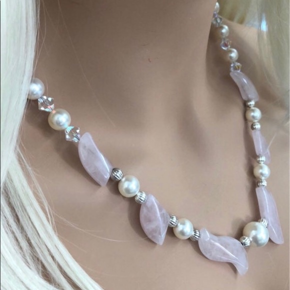 NWT Rose Quartz Crystal Necklace Set - Picture 3 of 9